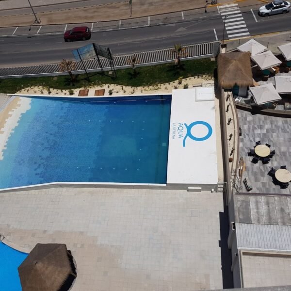 piscina-con-olas-arriba.jpg-edificio-construcciones